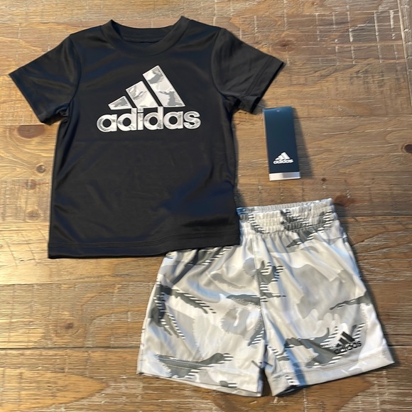 adidas 2 piece shorts set